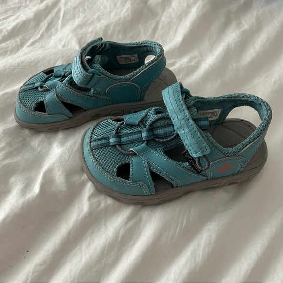 FINAL CALL -Columbia Toddler Water Shoes - size 9T - Picture 4 of 6